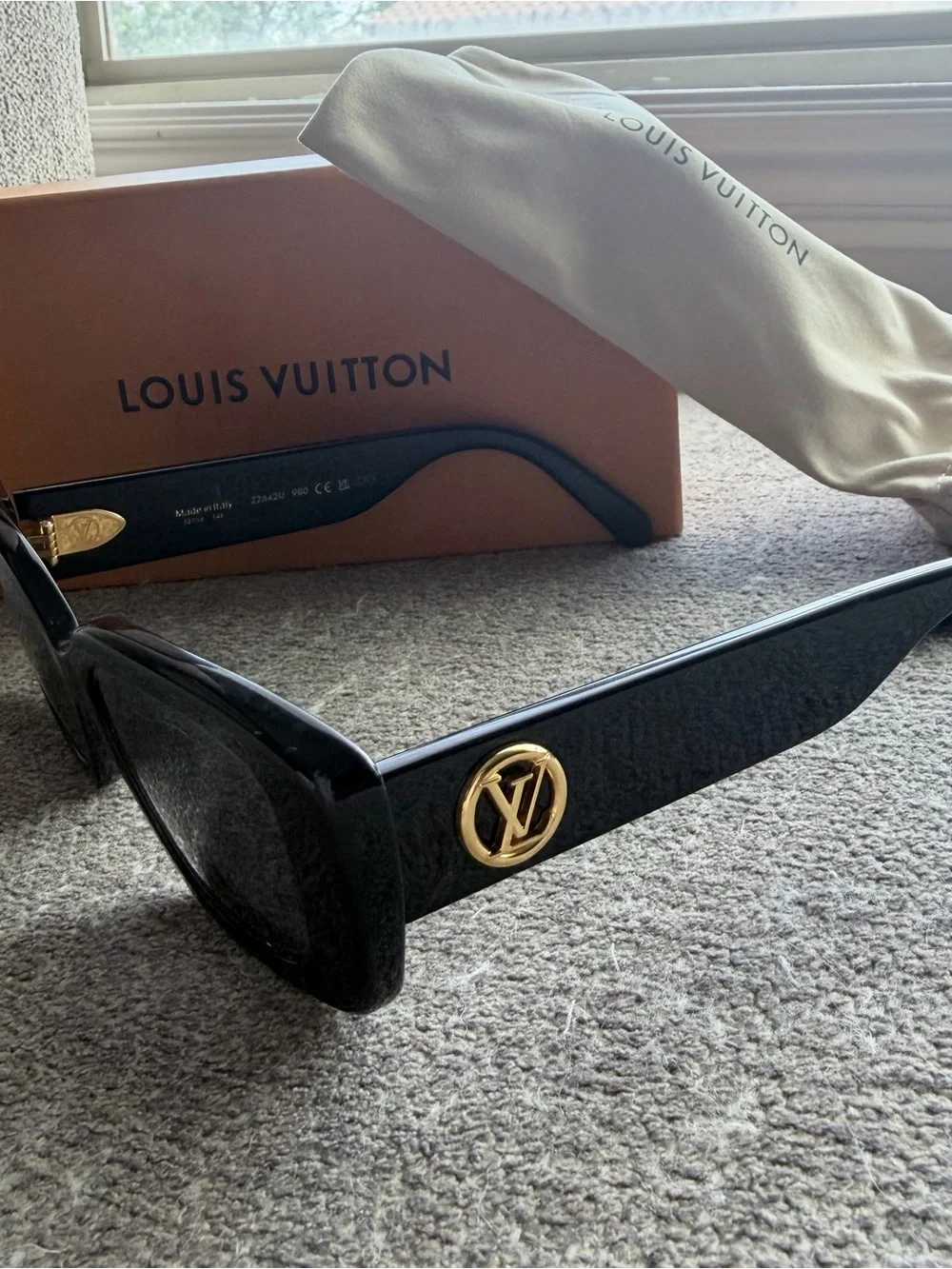 Louis Vuitton Black Square Sunglasses
